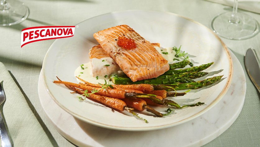 Σολομός με γλασαρισμένα λαχανικά και σάλτσα Prosecco 